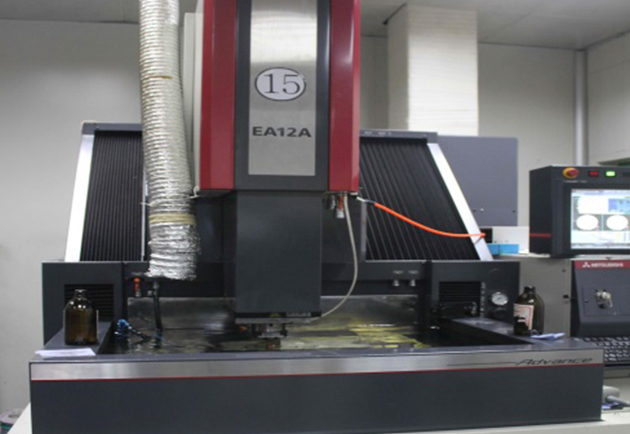 CNC零件加工中心，全套进口设备